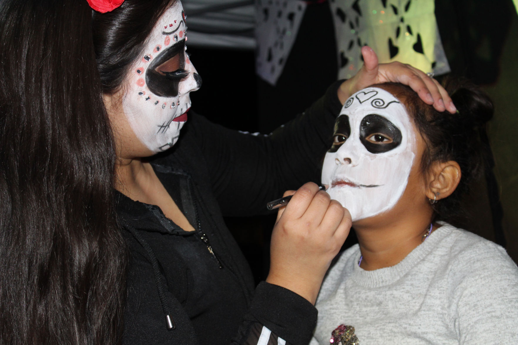 Dia de los Muertos art walk